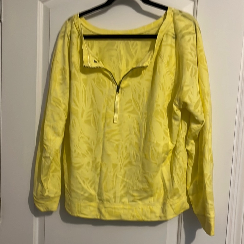 Lightweight sweatshirt.